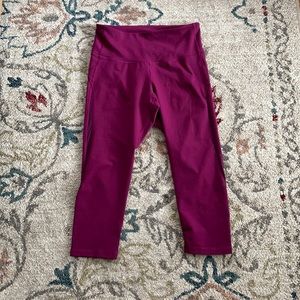 Old Navy Fitted Capri Leggings size large